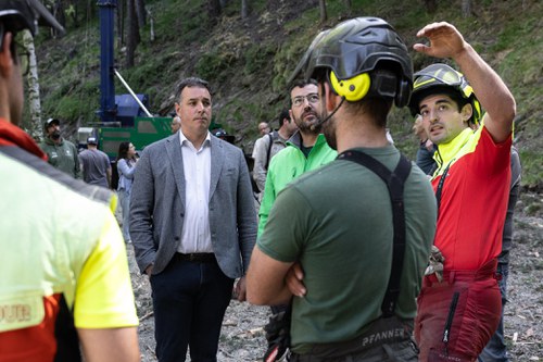 El Comú d'Ordino impulsa una prova pilot per millorar la gestió sostenible dels boscos amb un cable grua