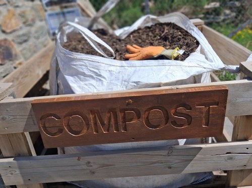 El comú habilita un punt de recollida lliure de compost