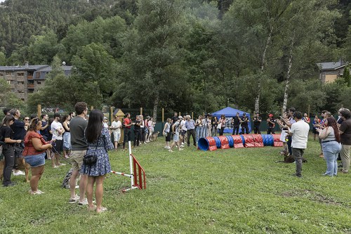 El Comú inaugura el nou recinte esportiu d'agilitat canina