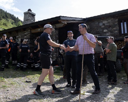 Una jornada de treball conjunta a Sorteny per prevenir incendis forestals permet actuar sobre 2000 m2 de vegetació combustible
