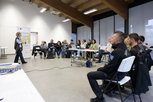 Una vintena de professionals comparteixen coneixement en l'àmbit de l'educació ambiental a Ordino